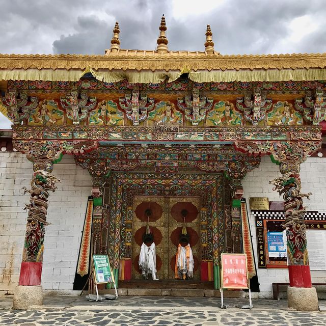 Langjiling Temple of Gongga