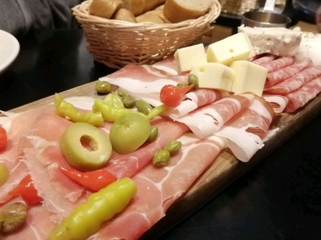 Can't get enough of Alimentari Grande in Shanghai 🍕