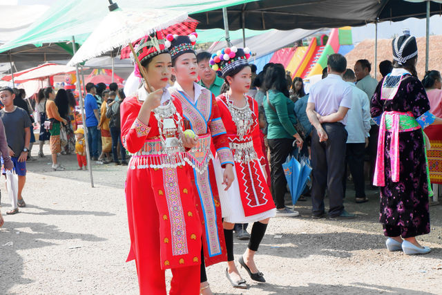 Laos "Little Guilin" | Wanrong Travel Guide