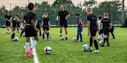 FREE FOOTBALL SKILLS SESSION IN WATFORD WITH ADAM CASH | Parmiters School