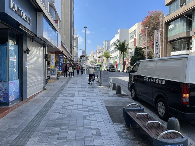 奇跡のワンマイル『国際通り』を散策〜♫