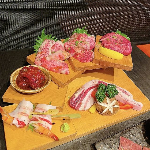 みなとみらい　最高級黒毛和牛が食べられる焼肉　《ドラゴンカルビ》