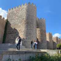 Avila เมืองกำแพงสวย