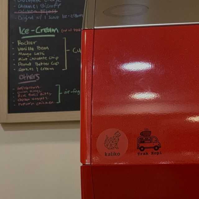 The cat coffee