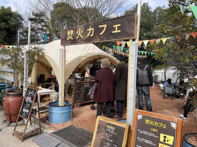焚き火カフェで癒される..🔥