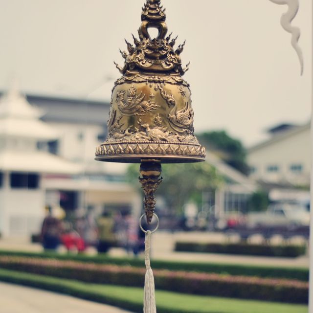 เสพงานศิลป์ ปล่อยจินตนาการตามอาจารย์เฉลิมชัย
