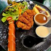 คาเฟ่ บาหลี 81 Cafe ลพบุรี