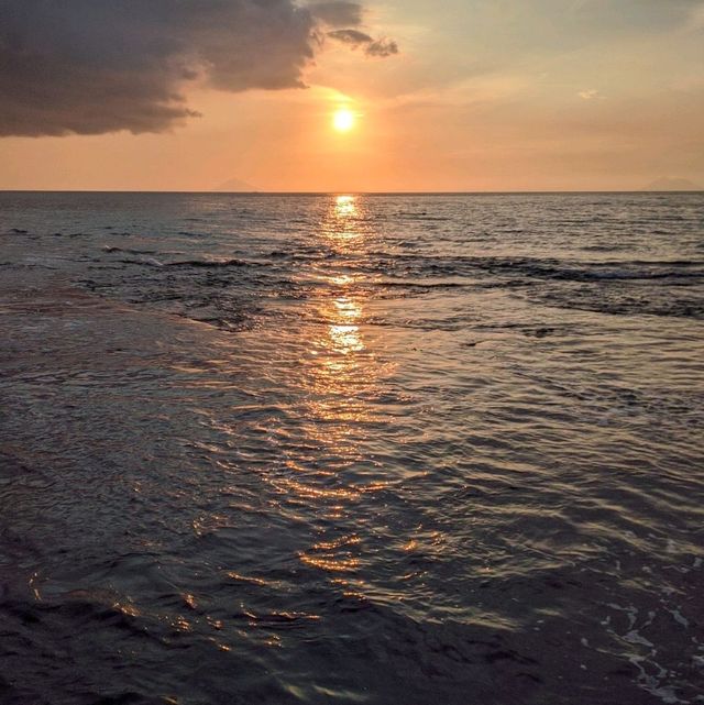 Calming sunset at Salsa Beach