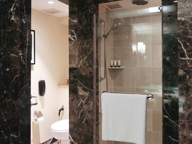 Twin room staycation in Grand Hyatt Hotel