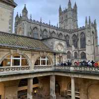 A glimpse of the well-reserved Roman Baths