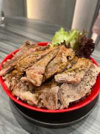 九龍灣足料滿瀉既刺身丼😙