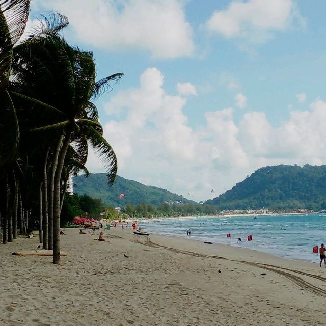 ป่าตอง..ชายหาด..ที่ไม่เคยหลับ