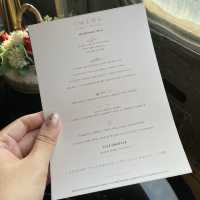 รีวิว Fine Dining ระดับ First Class บนเครื่องบิน