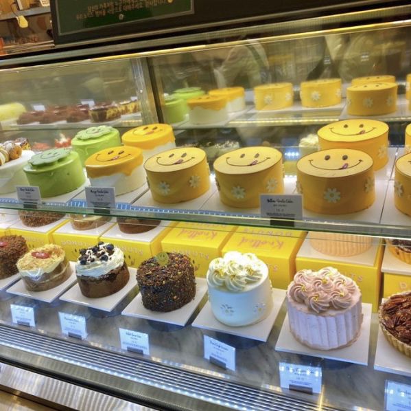 오픈런 필수‼️‼️ 💛카페 노티드 청담💛