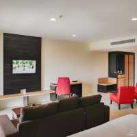 ที่พักพัทยา สระว่ายน้ำาวยมาก! “Grand Palazzo”