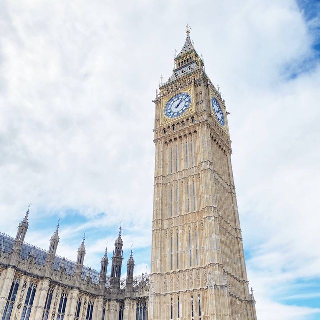 Landmarks along the River Thames