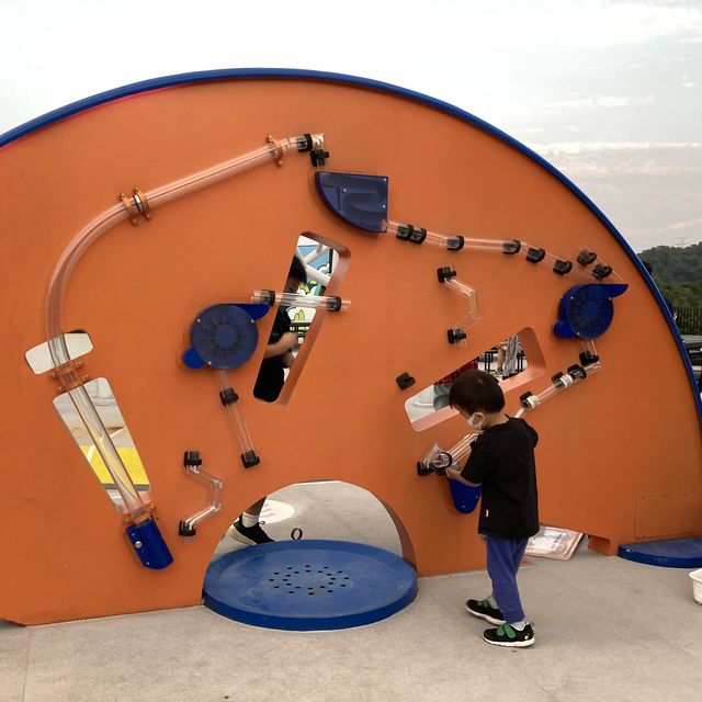 《全港首個以電力⚡️為主題遊樂場》