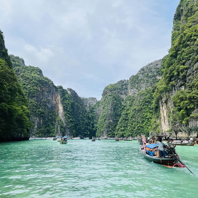 Phi Phi Island : Thailand