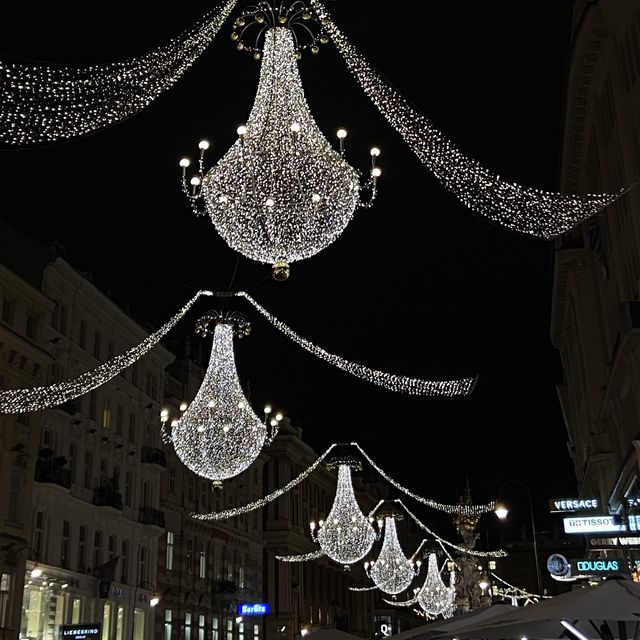 Magical Christmas streets in Vienna 