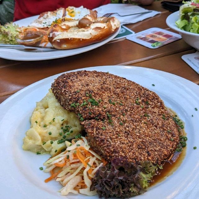 カールスルーエの地ビール&シュニッツェル カールスルーエの地ビール&シュニッツェル