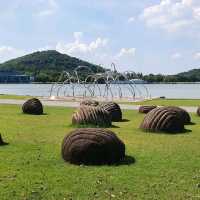 A walk around Yue Hu Lake