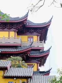 The wise do not enter the river of love, young people worship Buddha for wealth, and Nanjing has accurate and spiritual places to seek wealth.