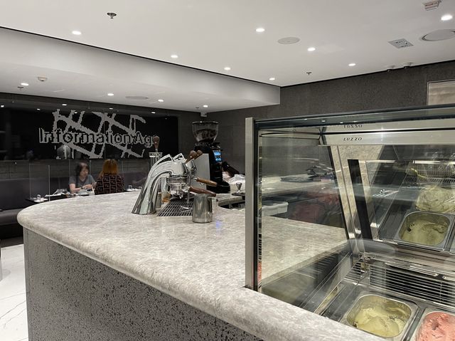 潮牌店內驚喜CAFE@OFF-WHITE
