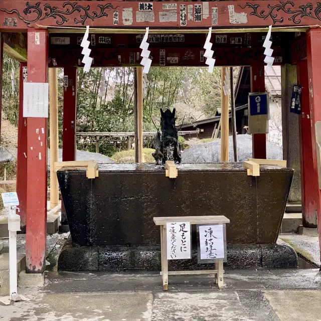 北口本宮冨士浅間神社の手水舎