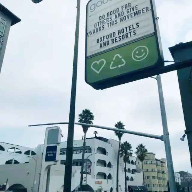 位於main Street 的便利飯店