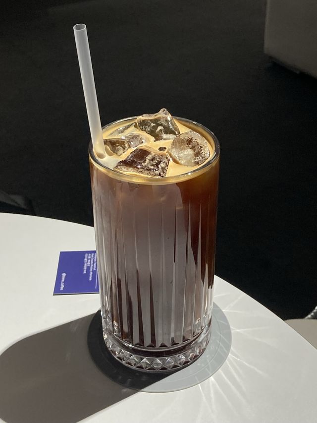 부산 소품샵 겸 카페