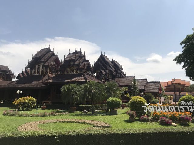 วัดสร้างด้วยไม้ที่สวยงามแห่งเมืองพะเยา