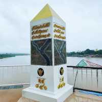 สามเหลี่ยมทองคำ (Golden Triangle)


