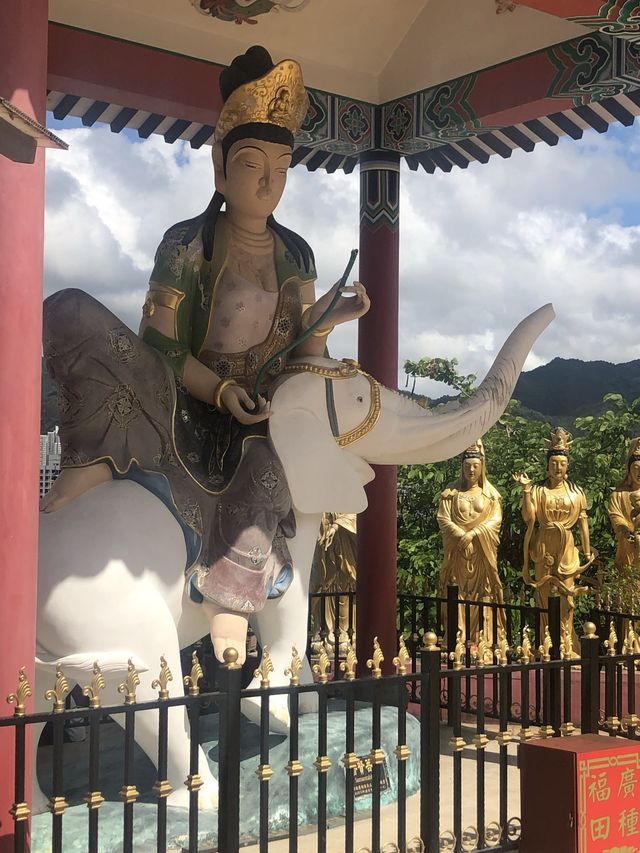 Ten Thousand Buddhas Monastery