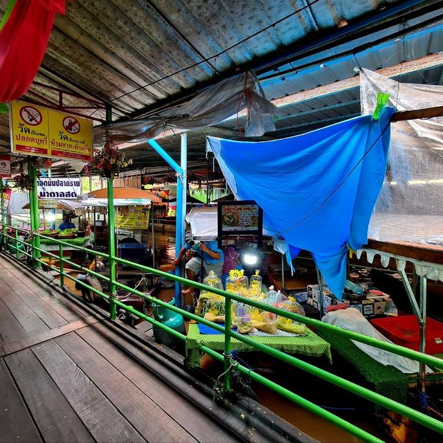 เที่ยวตลาดน้ำ "วัดท่าการ้อง"