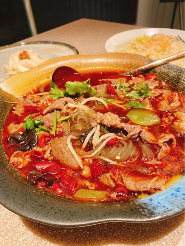 東涌新派粵式中菜館