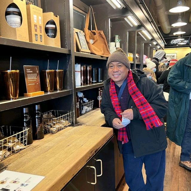 1912 PIKE PLACE: THE ORIGINAL STARBUCKS