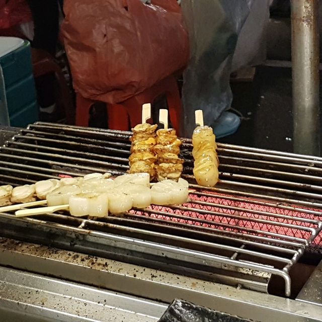 eat and eat and repeat at Raohe Night Market