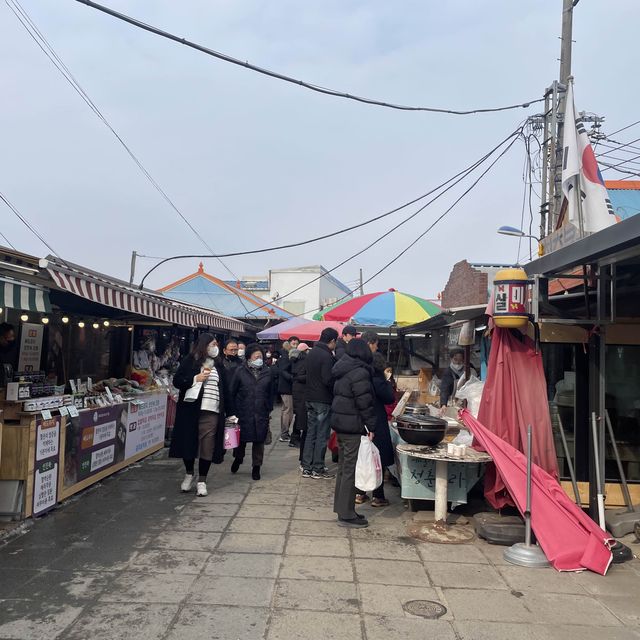 왠지 타임슬립한 기분이 드는 대룡시장😍