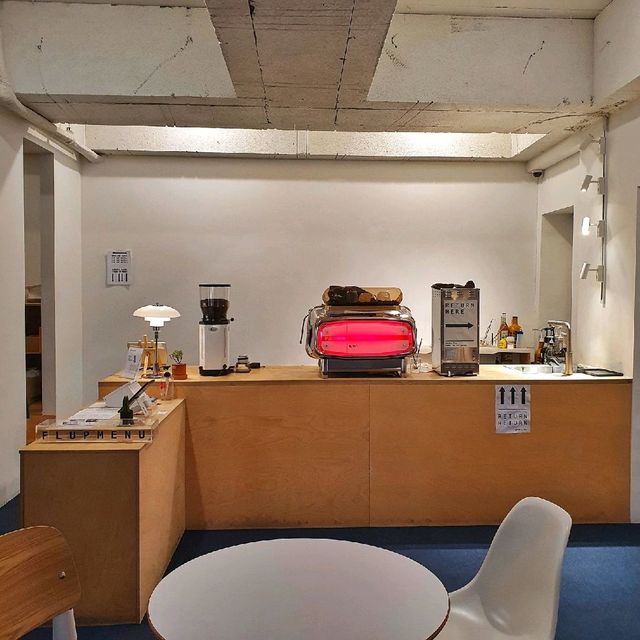 연신내 플럽커피☕ 디저트 밀푀유와 인테리어가 돋보이는 카페