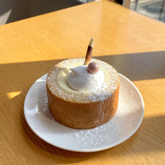 연남동 따뜻한 분위기의 카공하기 좋은 조용한 카페 <cafe 105>