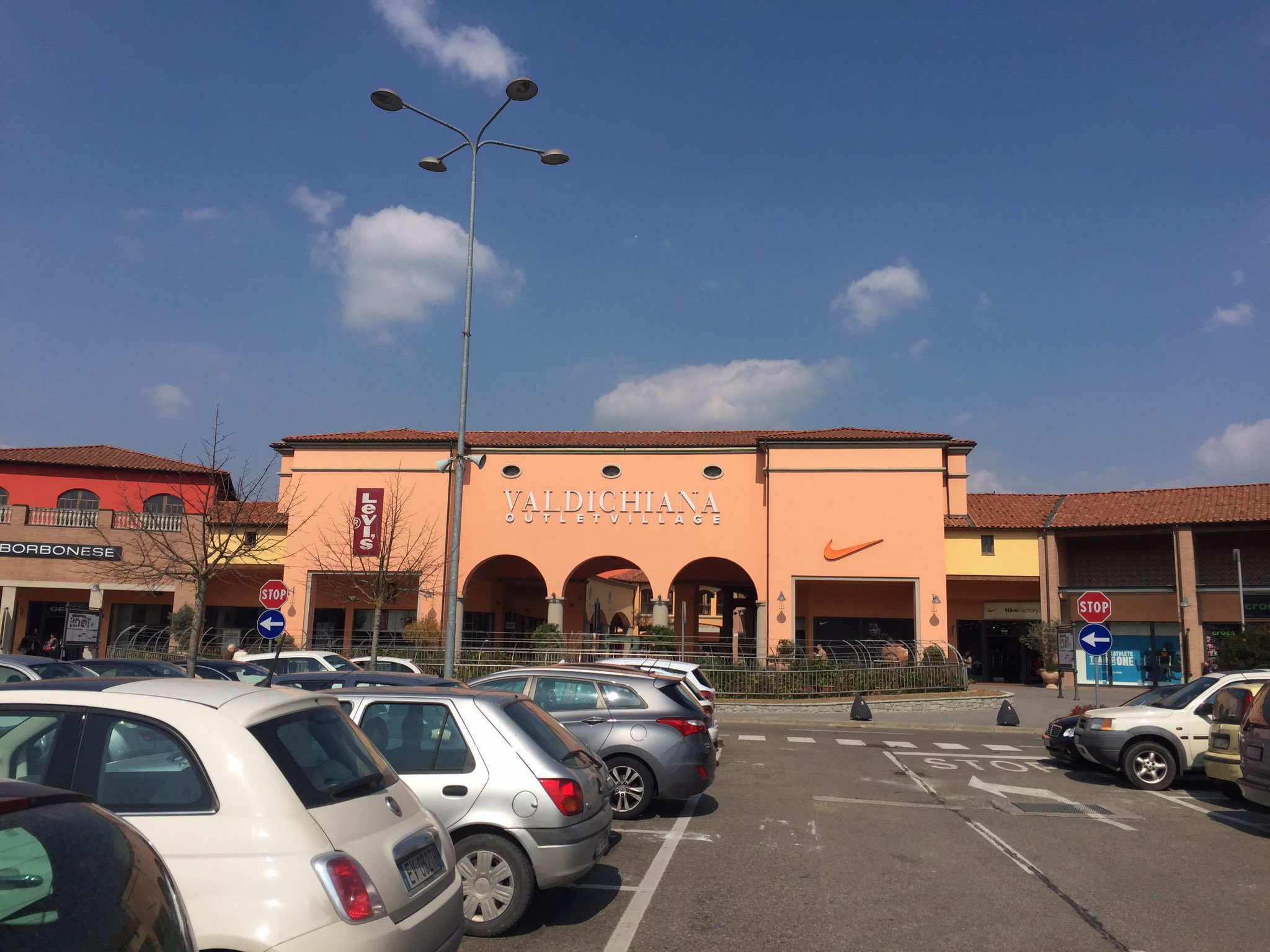 Shopping at the Valdichiana Outlet | Trip.com Foiano della Chiana  Travelogues