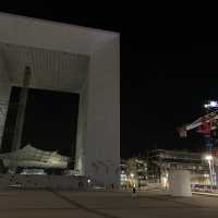 파리와 전혀다른 분위기의 La Defense