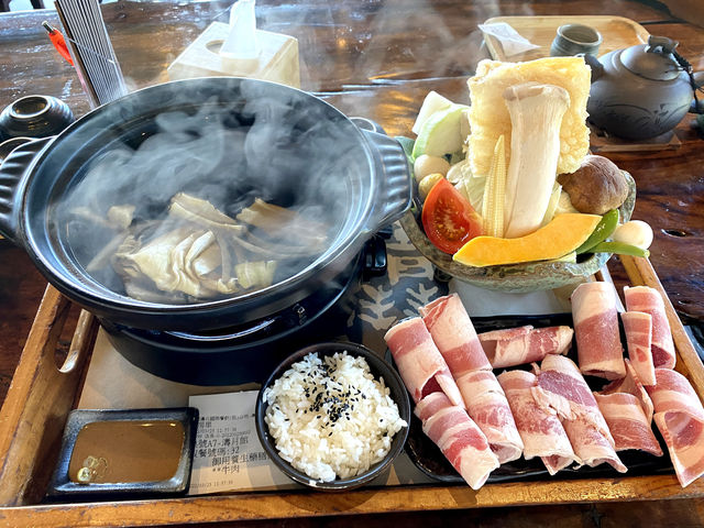賞美景、養生足湯(附藥材包.毛巾.舒服泡腳)俯覽仁義潭景緻嘉義新熱門景點