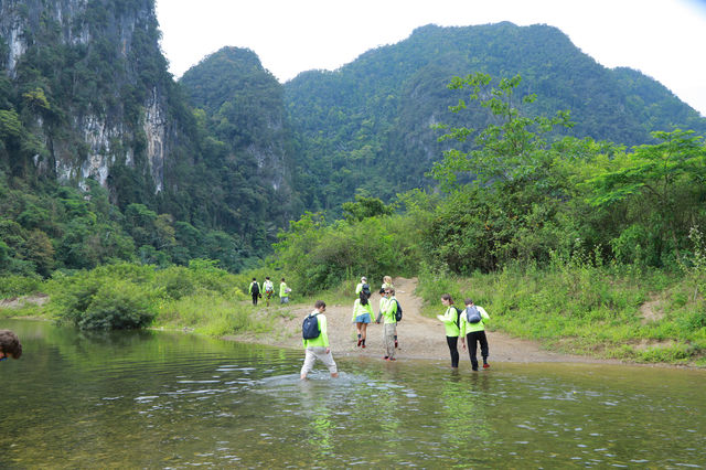 Tour Hang Rục Mòn ( Ruc Mon Cave 1 Adventure )