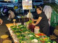 Insanely large night market 🌟 Food & stuff 
