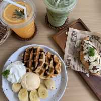 WHITE BOX CAFE 