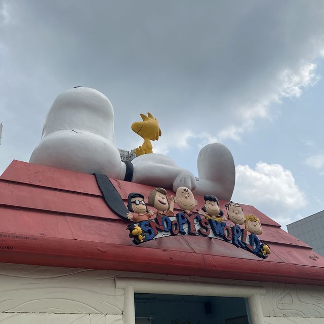 snoopy’s world