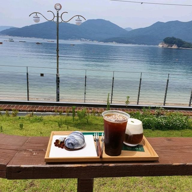 바다가 보이는 거제 카페