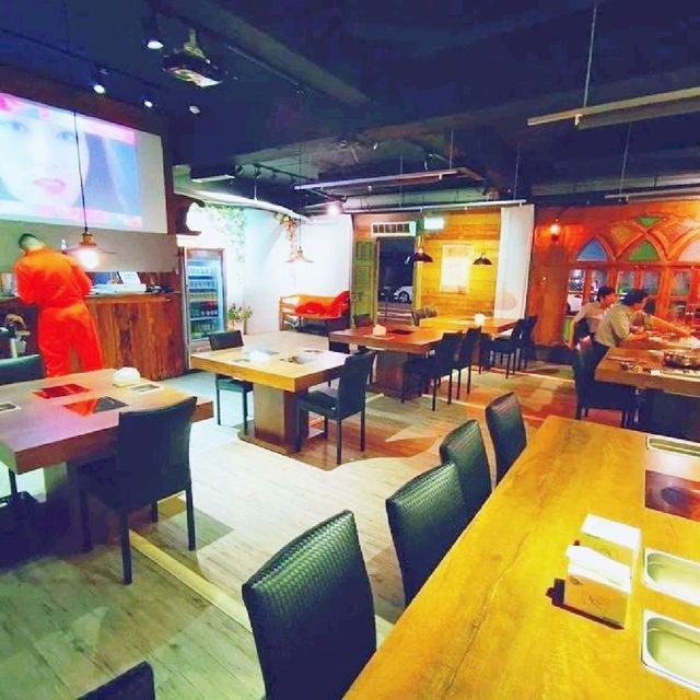 台北少有的手抓海鮮餐廳😘帆船異國手抓料理