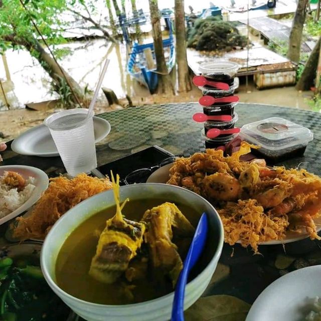 Restoran D'Tepian Sungai Teluk Intan